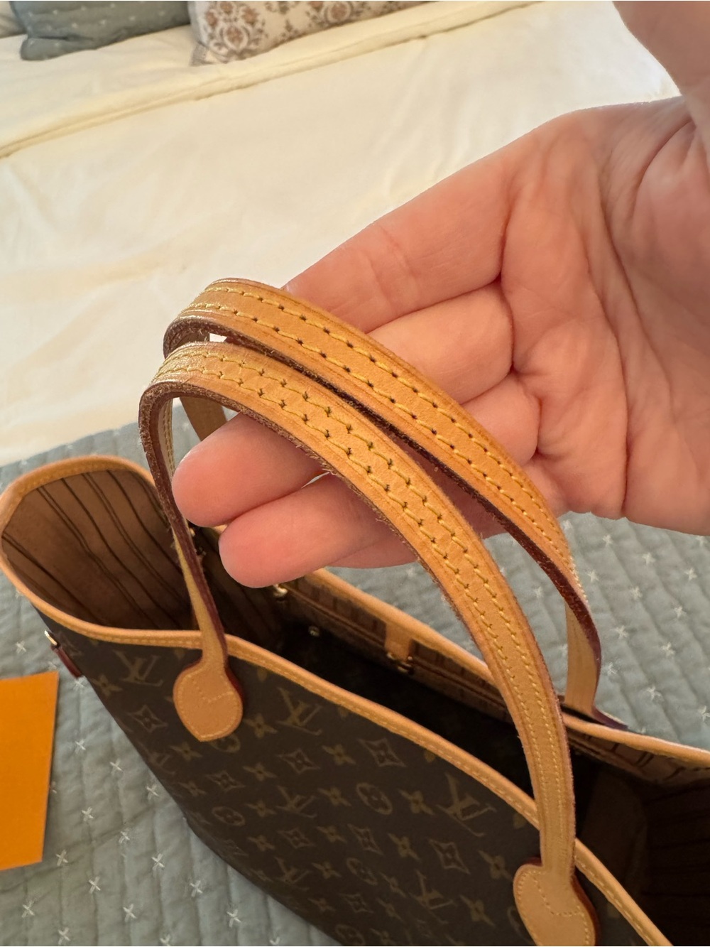 EUC Louis Vuitton Monogram Neverfull Tote MM with beige interior - Picture 3 of 15